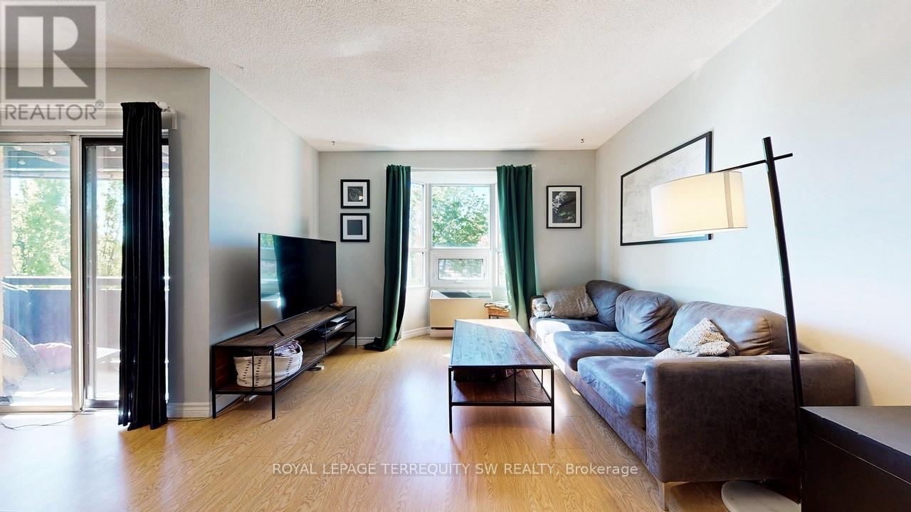 210 - 3835 Lake Shore Boulevard W, Toronto, Ontario  M8W 1R2 - Photo 6 - W12160900