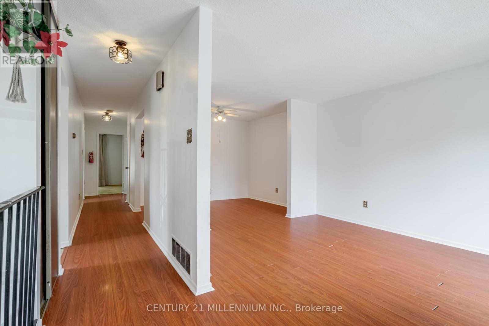 94 Charters Road, Brampton, Ontario  L6V 2S5 - Photo 4 - W12160903