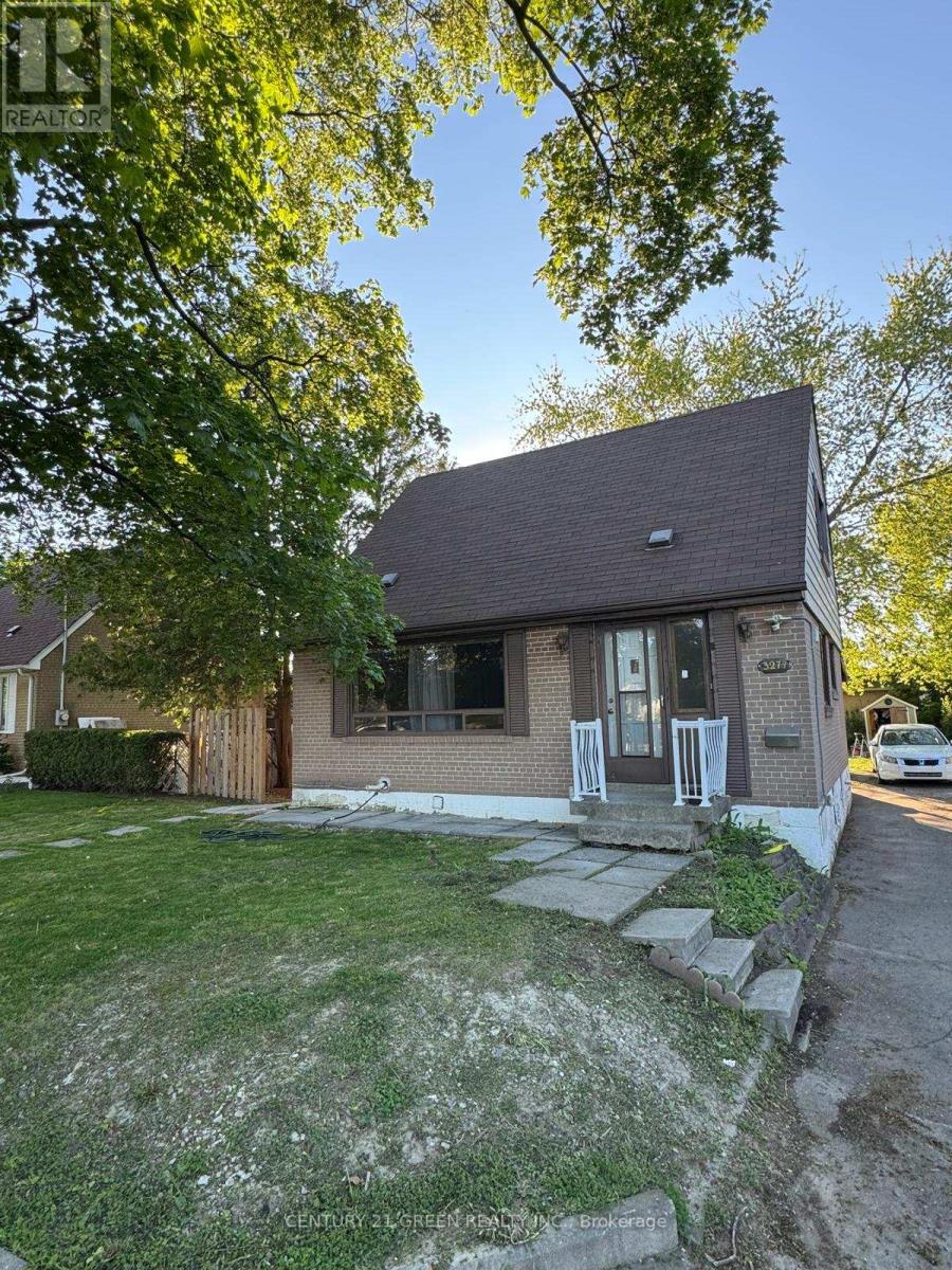 3277 Capricorn Crescent, Mississauga, Ontario  L4T 1S3 - Photo 1 - W12160913