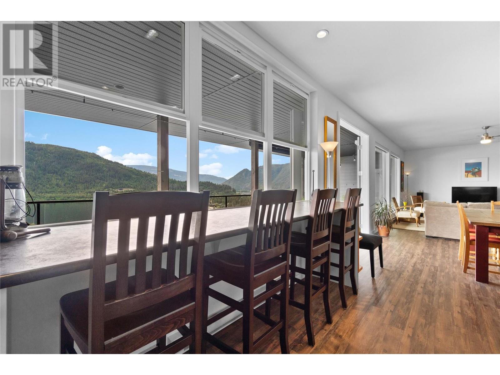 218 Sunset Drive, Sicamous, BC V0E2V1