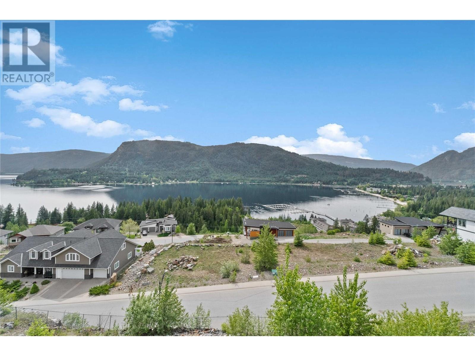 218 Sunset Drive, Sicamous, BC V0E2V1