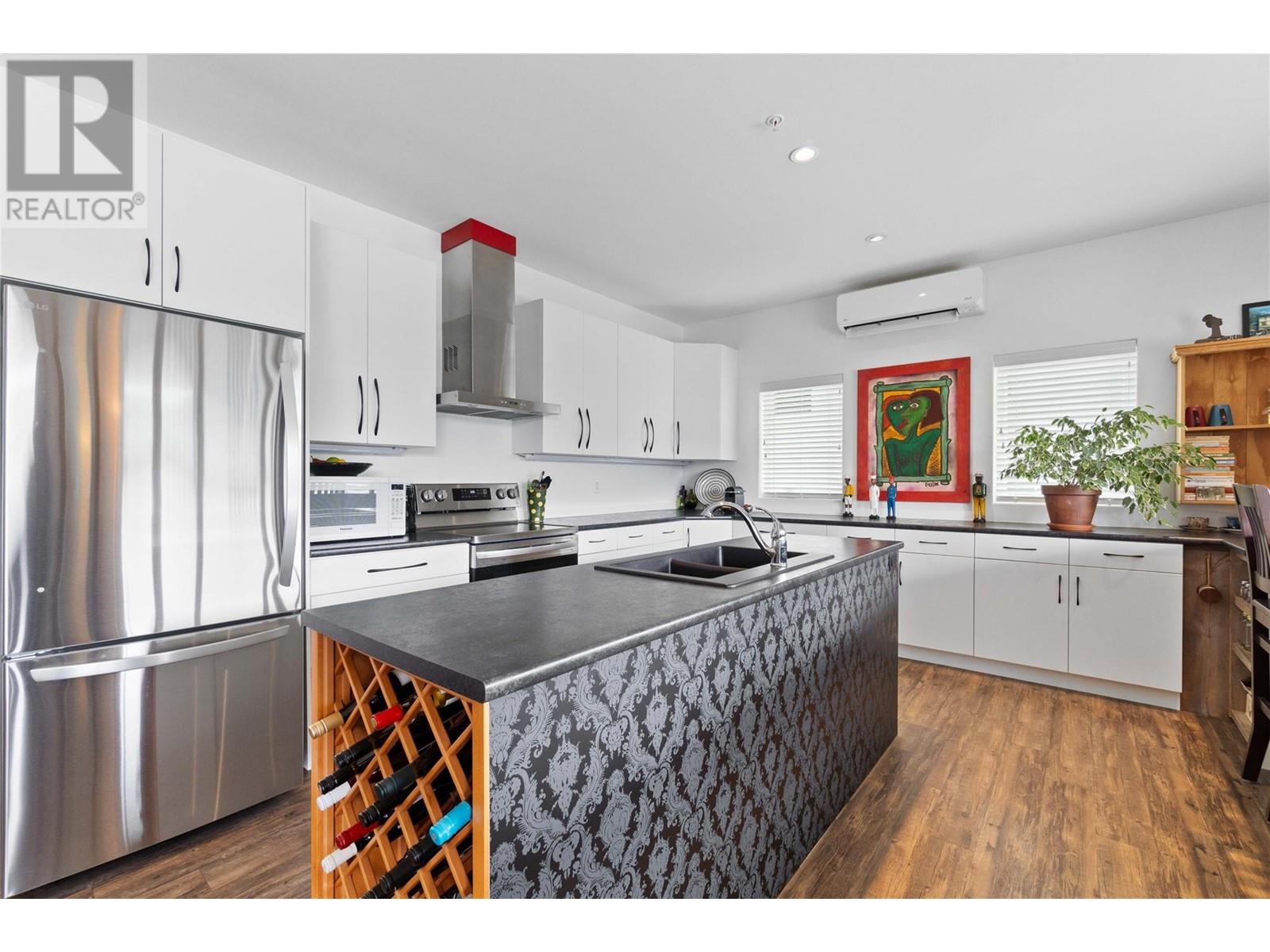 218 Sunset Drive, Sicamous, BC V0E2V1