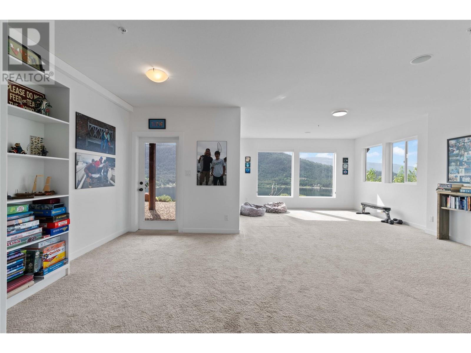 218 Sunset Drive, Sicamous, BC V0E2V1