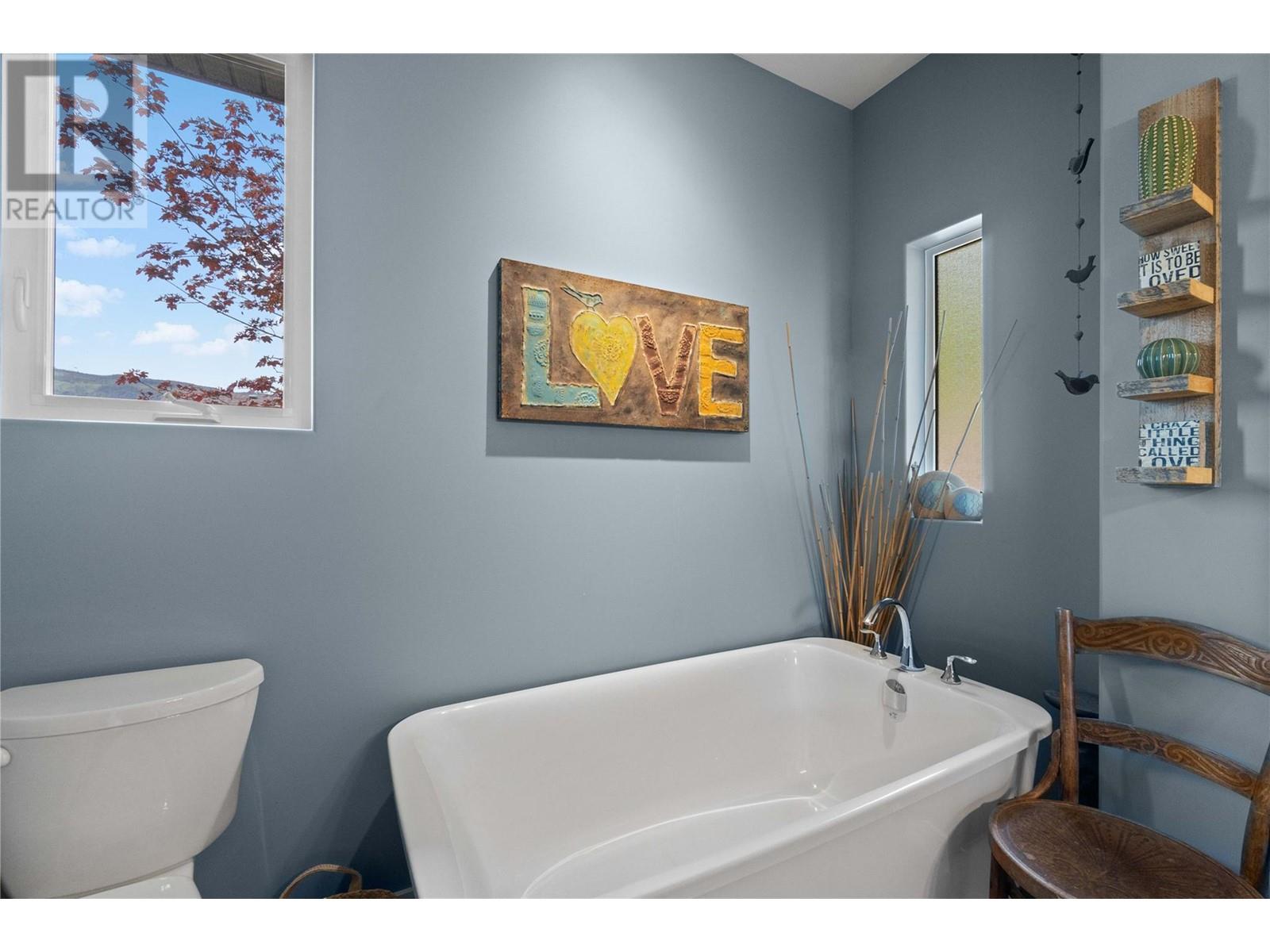 218 Sunset Drive, Sicamous, BC V0E2V1