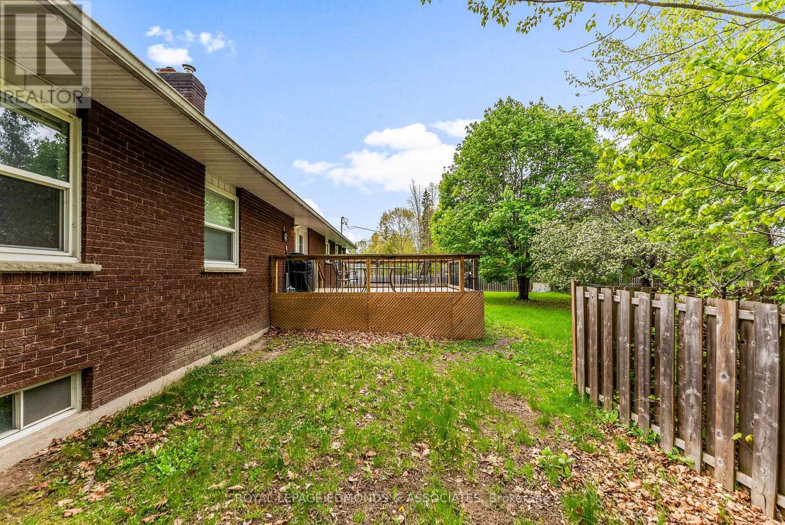 23 Eileen Street, Laurentian Valley, Ontario  K8A 6W2 - Photo 34 - X12160940