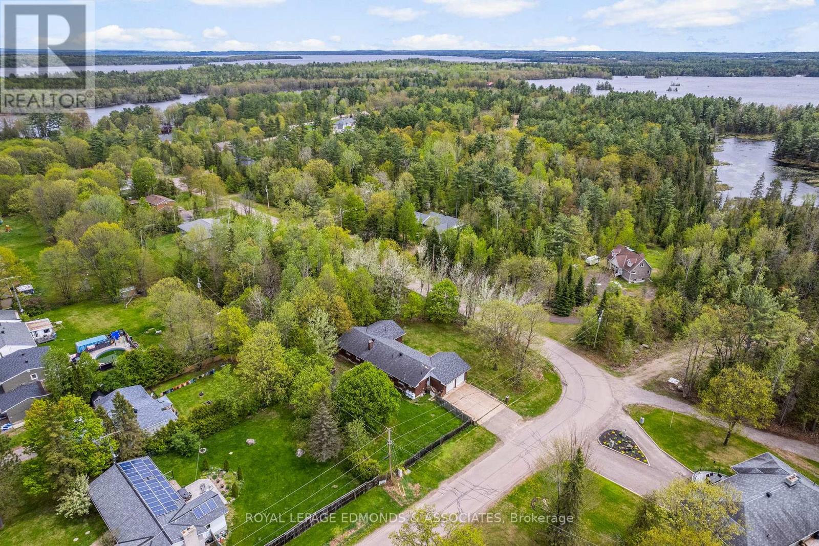 23 Eileen Street, Laurentian Valley, Ontario  K8A 6W2 - Photo 45 - X12160940