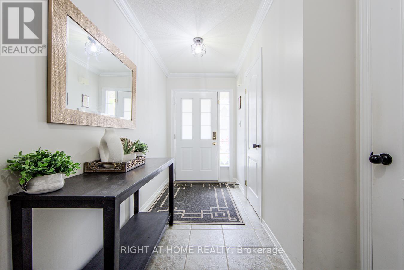 Property at 27 - 7 SOUTHSIDE PLACE image 3