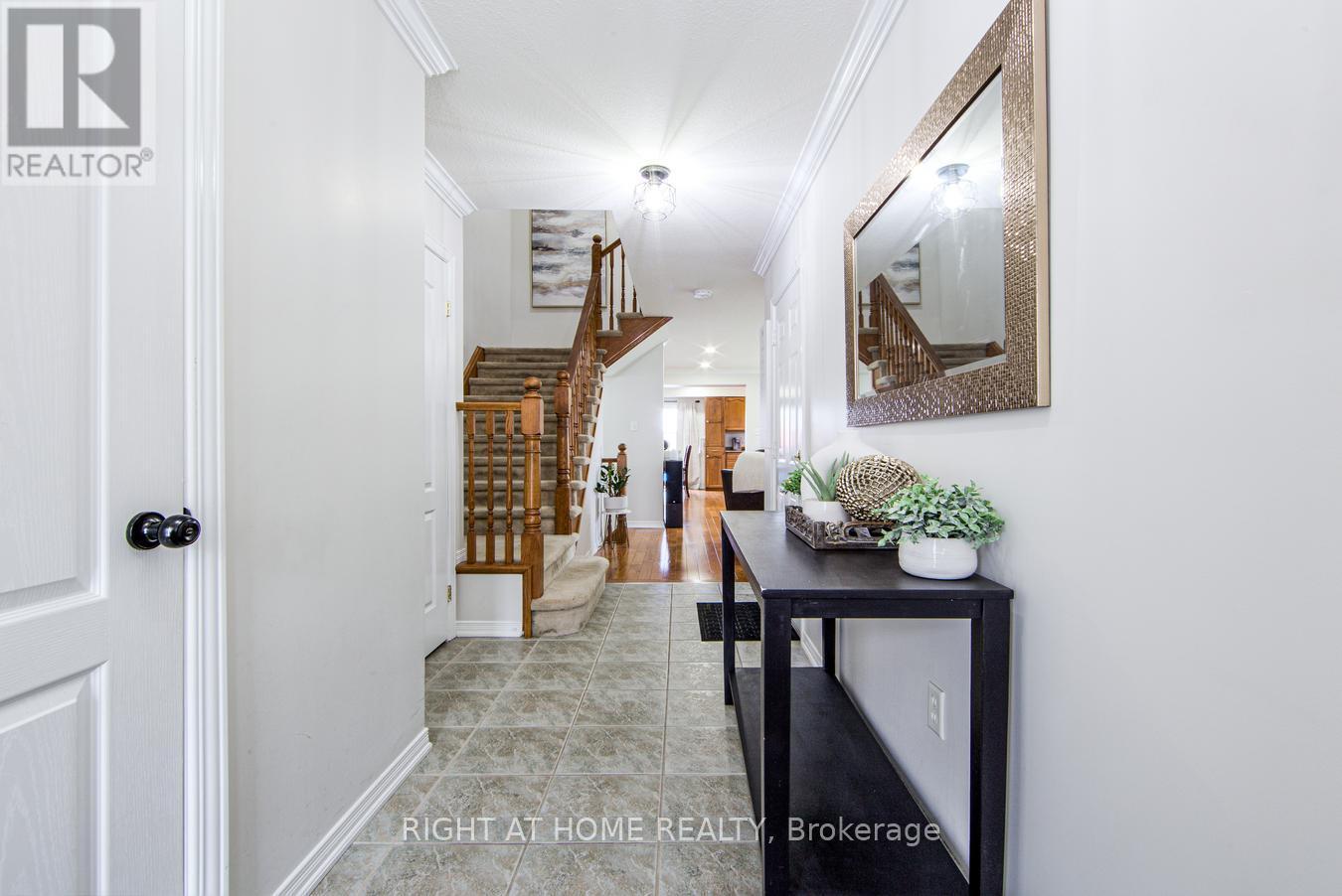27 - 7 Southside Place, Hamilton (Mountview), Ontario  L9C 7W6 - Photo 4 - X12160889