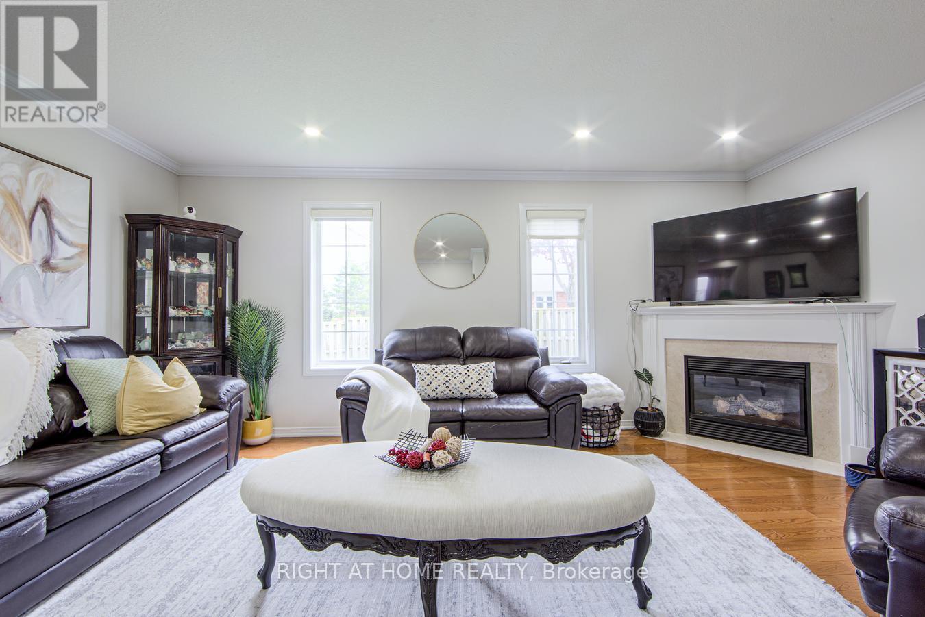 27 - 7 Southside Place, Hamilton (Mountview), Ontario  L9C 7W6 - Photo 6 - X12160889