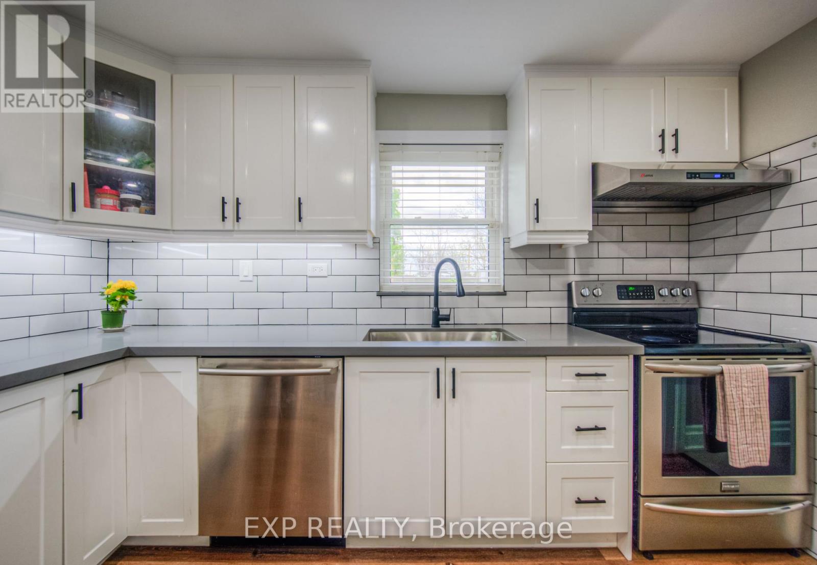 55 Stafford Street, Woodstock (Woodstock - South), Ontario  N4S 3Z8 - Photo 12 - X12160921