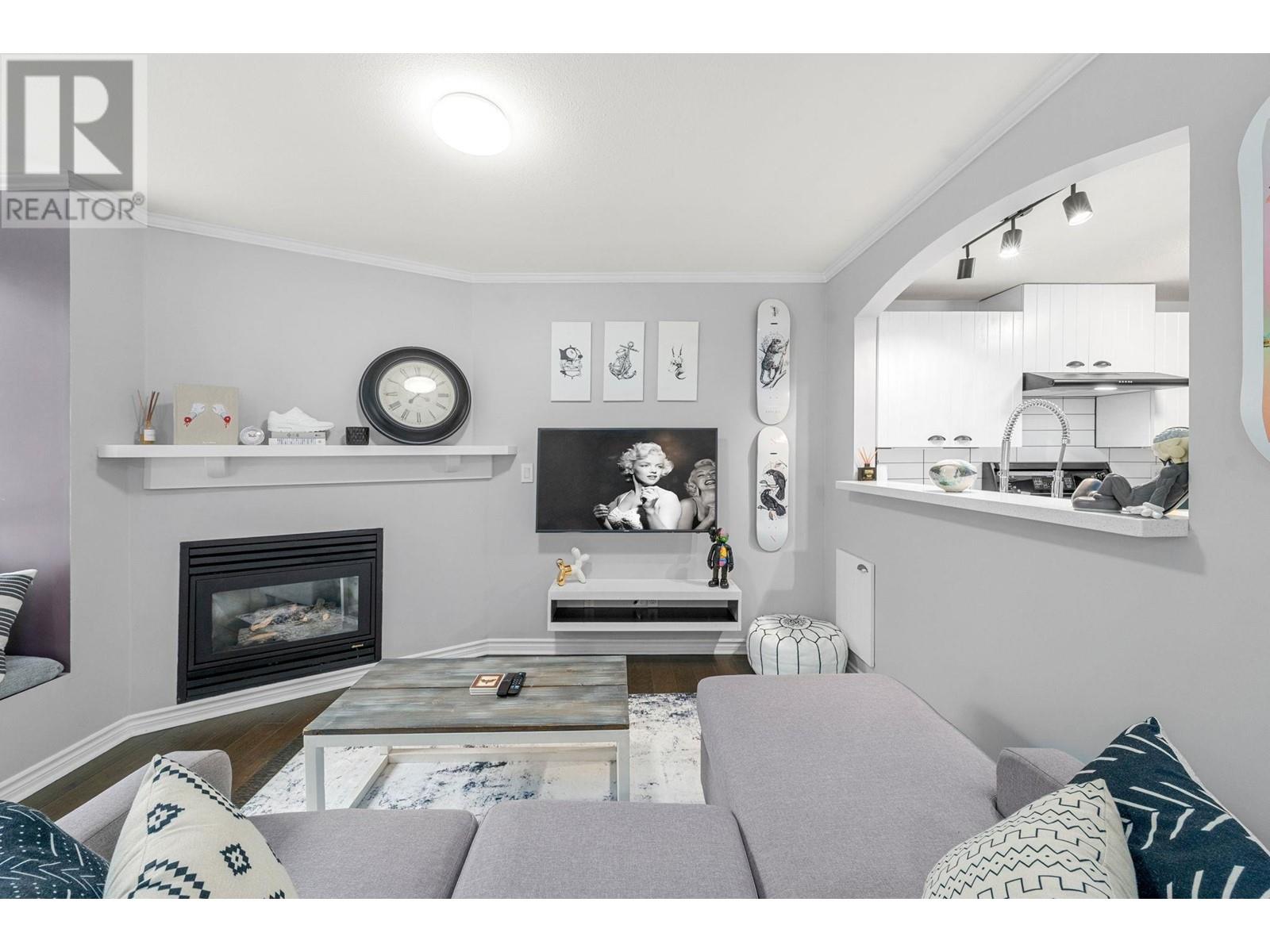 3 995 Lynn Valley Road, North Vancouver, British Columbia  V7J 1Z6 - Photo 3 - R3004924