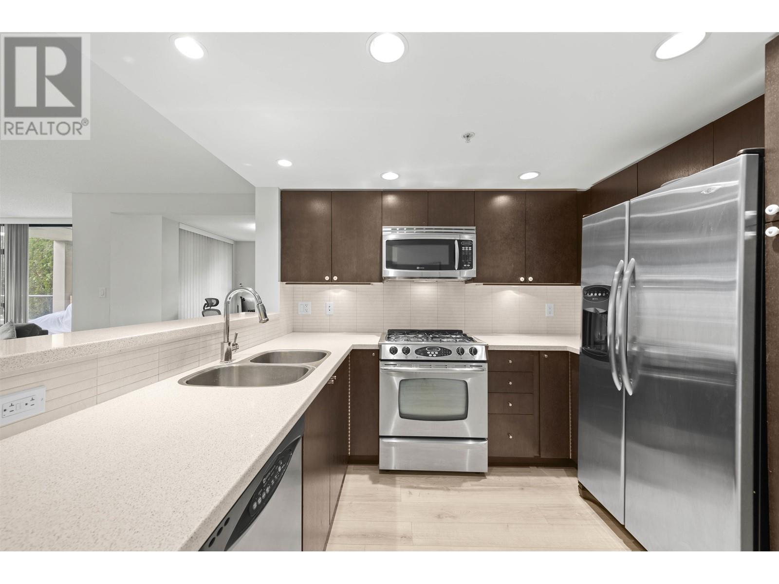 303 8180 Lansdowne Road, Richmond, British Columbia  V6X 0B1 - Photo 3 - R3005003