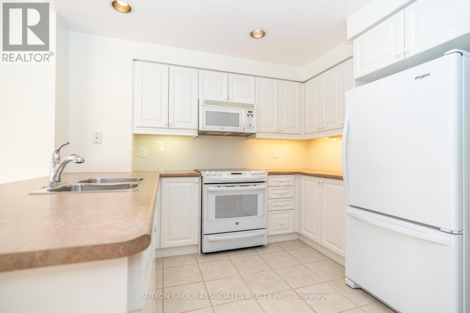 401 - 1101 Leslie Street, Toronto, Ontario  M3C 4G3 - Photo 4 - C12160930