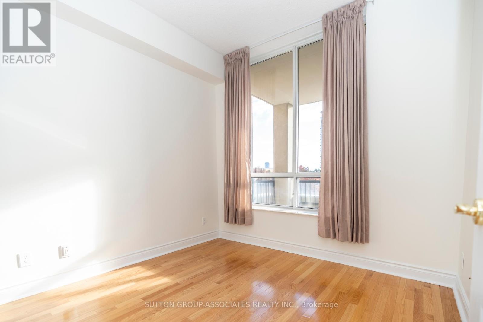 401 - 1101 Leslie Street, Toronto, Ontario  M3C 4G3 - Photo 8 - C12160930