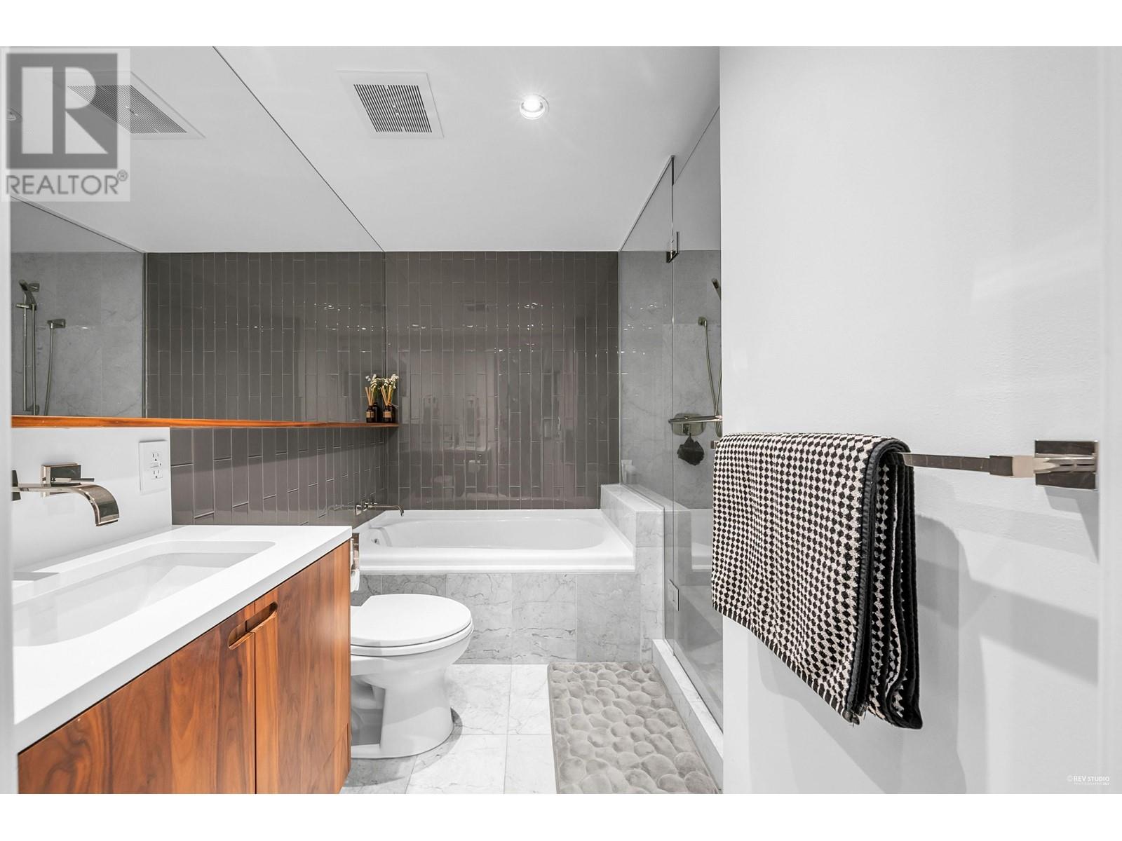 1907 788 Richards Street, Vancouver, British Columbia  V6B 0C7 - Photo 19 - R3004689