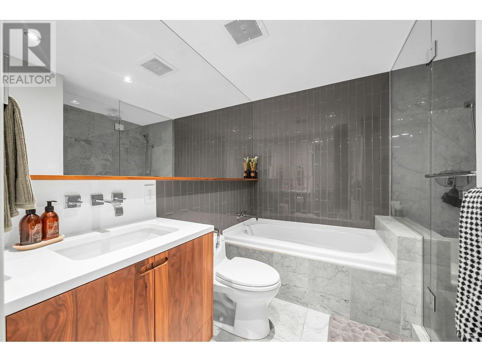 1907 788 Richards Street, Vancouver, British Columbia  V6B 0C7 - Photo 18 - R3004689