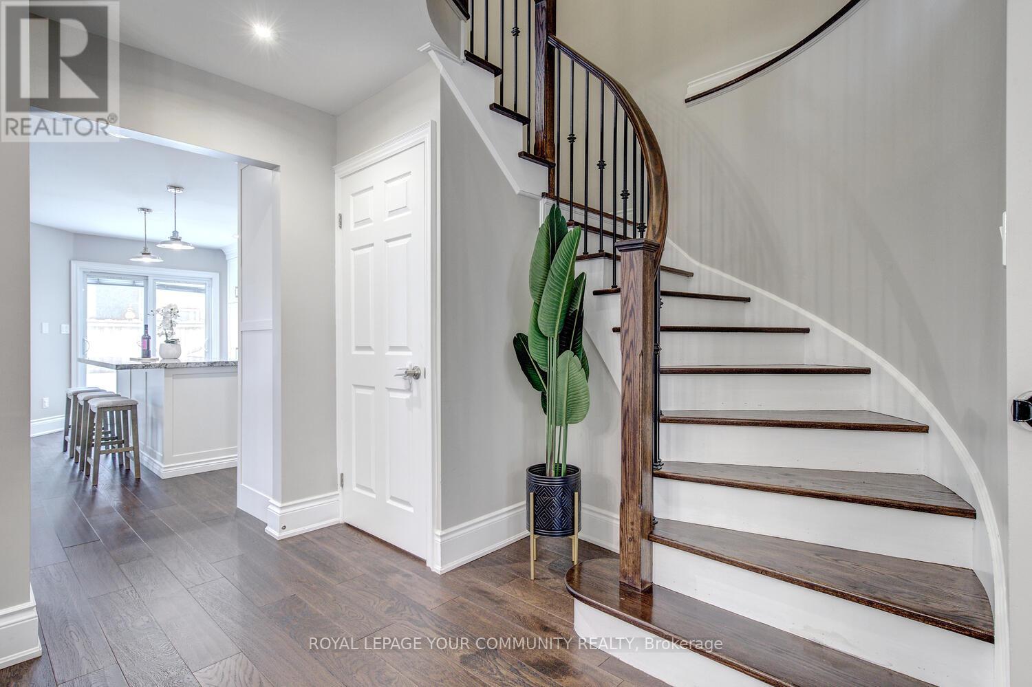 107 Purcell Crescent, Vaughan (Maple), Ontario  L6A 3C7 - Photo 11 - N12160947