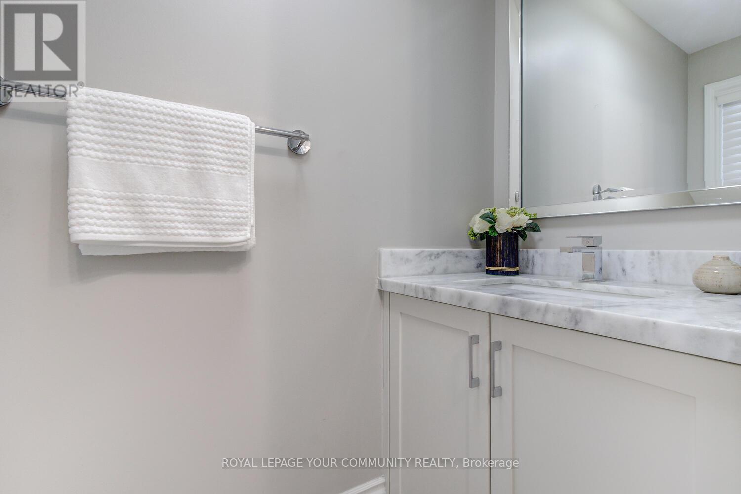 107 Purcell Crescent, Vaughan (Maple), Ontario  L6A 3C7 - Photo 27 - N12160947