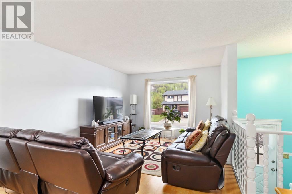 Property at 131 Grayling Crescent image 4