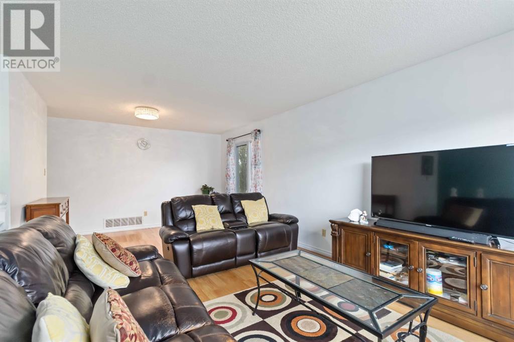 Property at 131 Grayling Crescent image 5