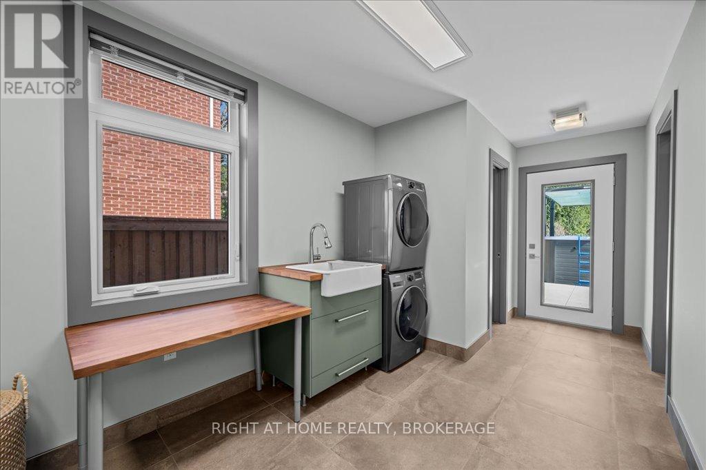 704 Cedar Avenue, Burlington, Ontario  L7T 2R7 - Photo 20 - W12133927