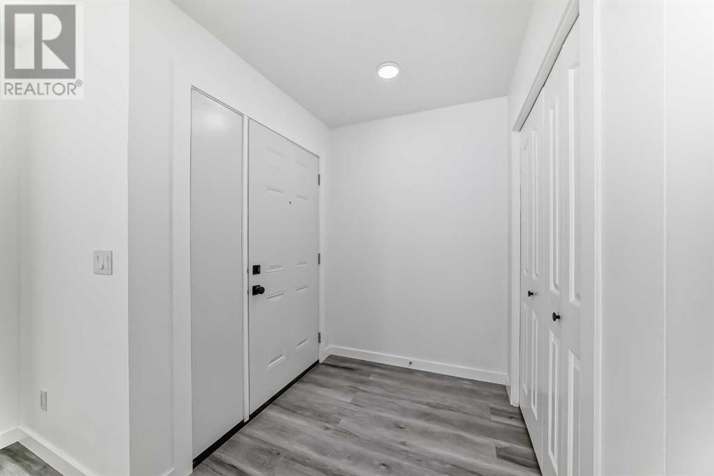 Property at 32 Midland Place SE image 3