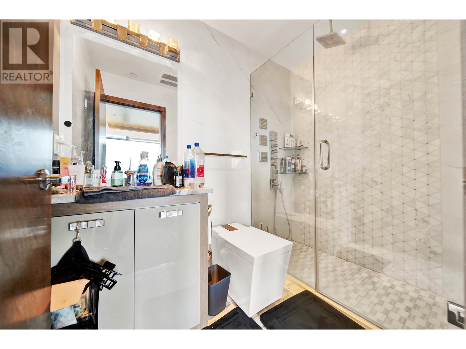 Listing Picture 16 of 32 : PH2 2689 KINGSWAY, Vancouver / 溫哥華 - 魯藝地產 Yvonne Lu Group - MLS Medallion Club Member