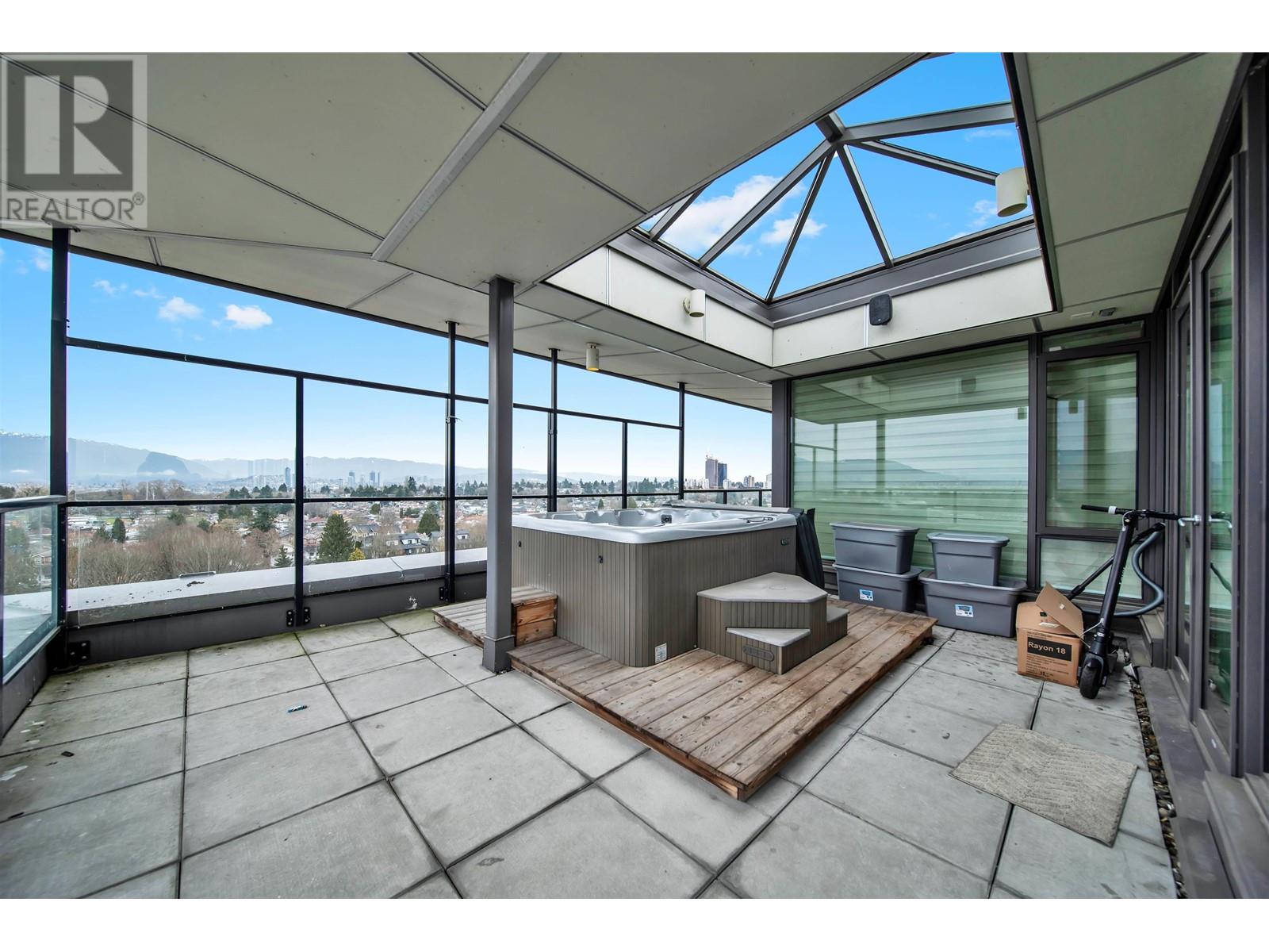 Listing Picture 2 of 32 : PH2 2689 KINGSWAY, Vancouver / 溫哥華 - 魯藝地產 Yvonne Lu Group - MLS Medallion Club Member