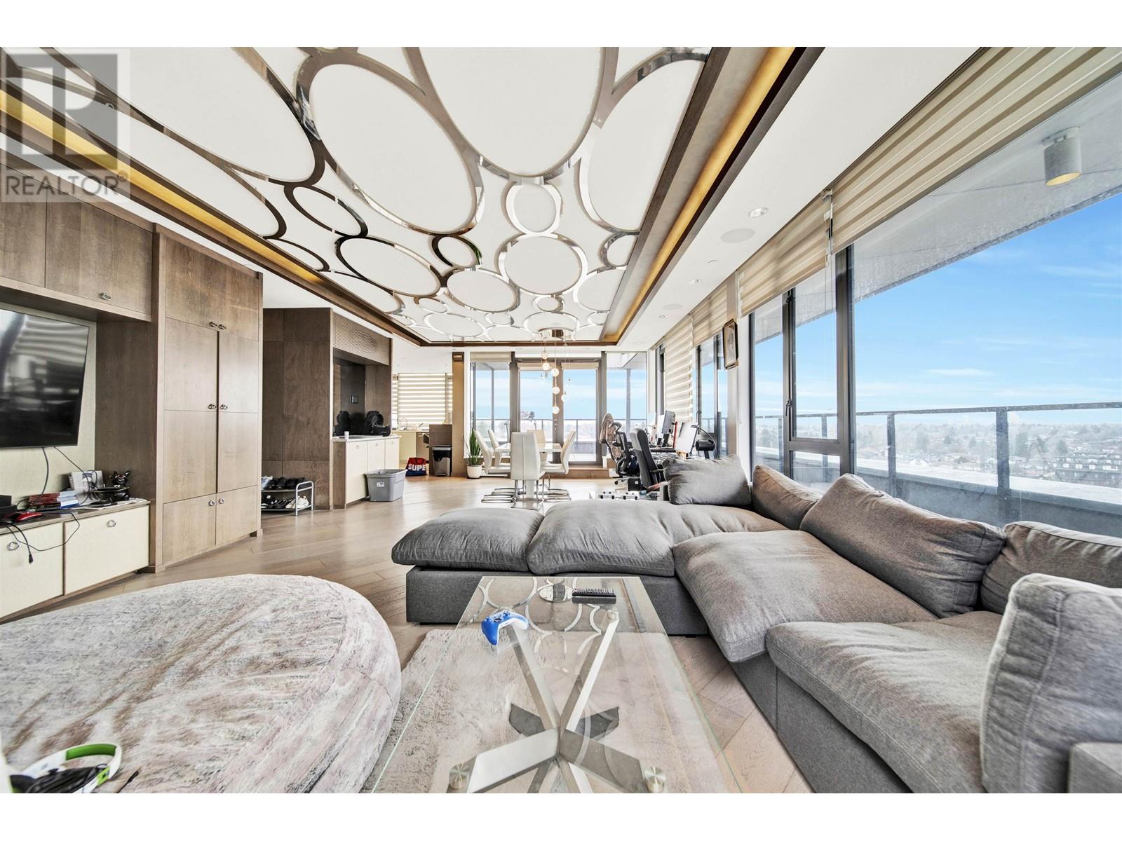 Listing Picture 10 of 32 : PH2 2689 KINGSWAY, Vancouver / 溫哥華 - 魯藝地產 Yvonne Lu Group - MLS Medallion Club Member