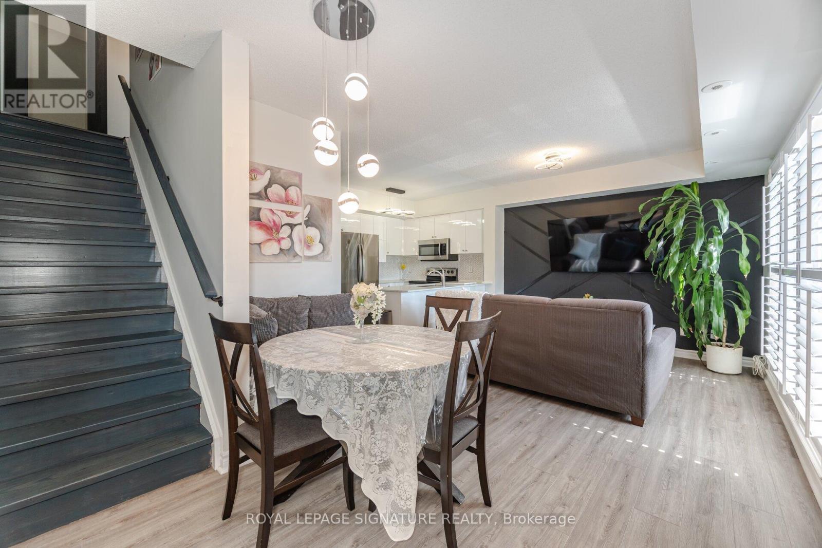2023 - 3031 Finch Avenue W, Toronto, Ontario  M9M 0A3 - Photo 12 - W12160186