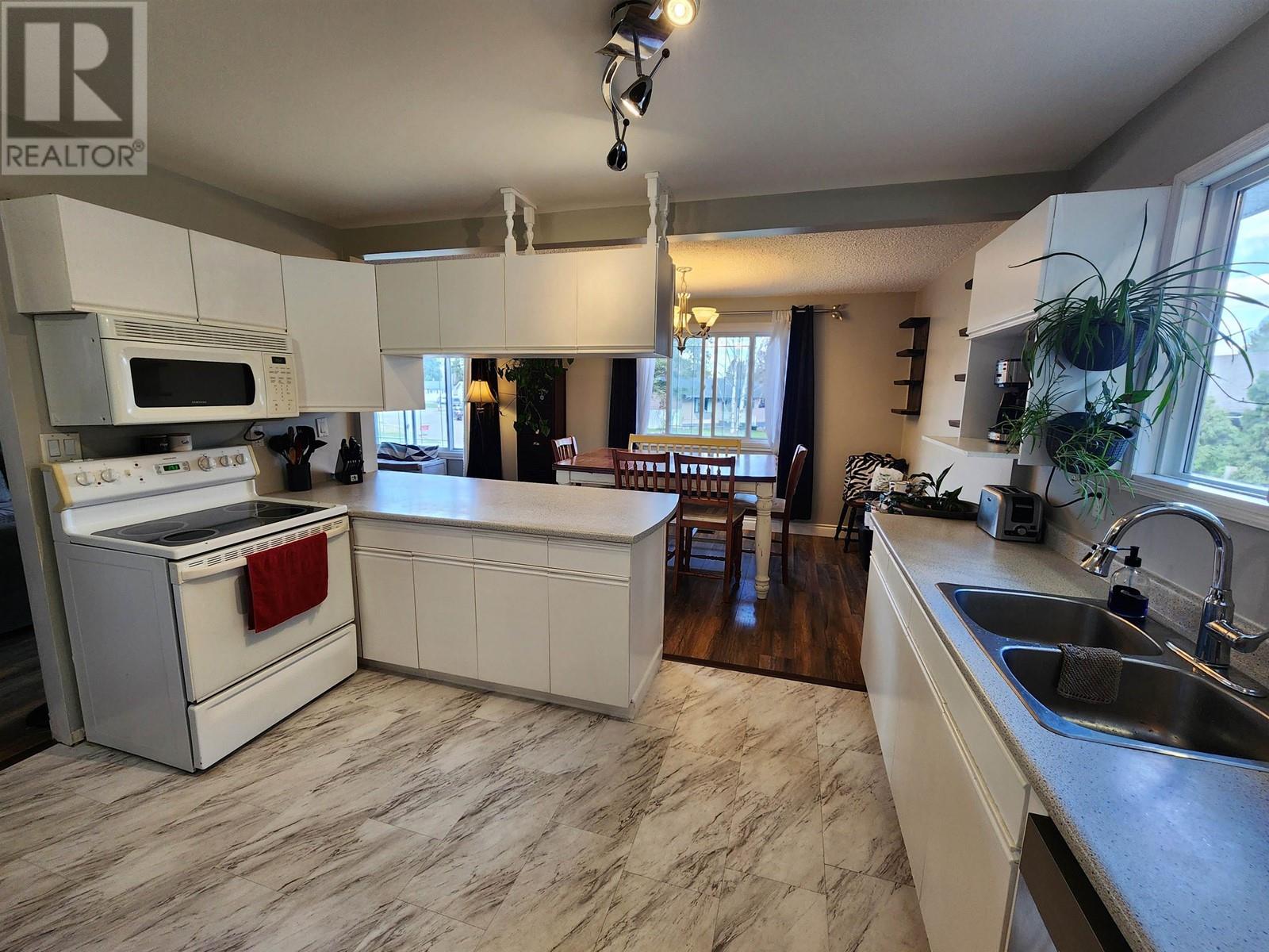 6151 Caledonia Crescent, Prince George, British Columbia  V2N 2H5 - Photo 2 - R3004759