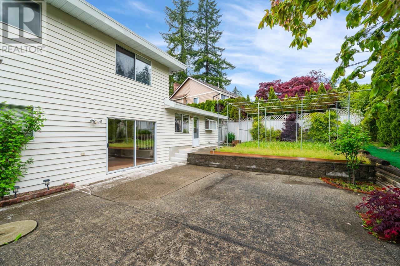 394 Hickey Drive, Coquitlam, British Columbia  V3K 6C6 - Photo 13 - R3004635