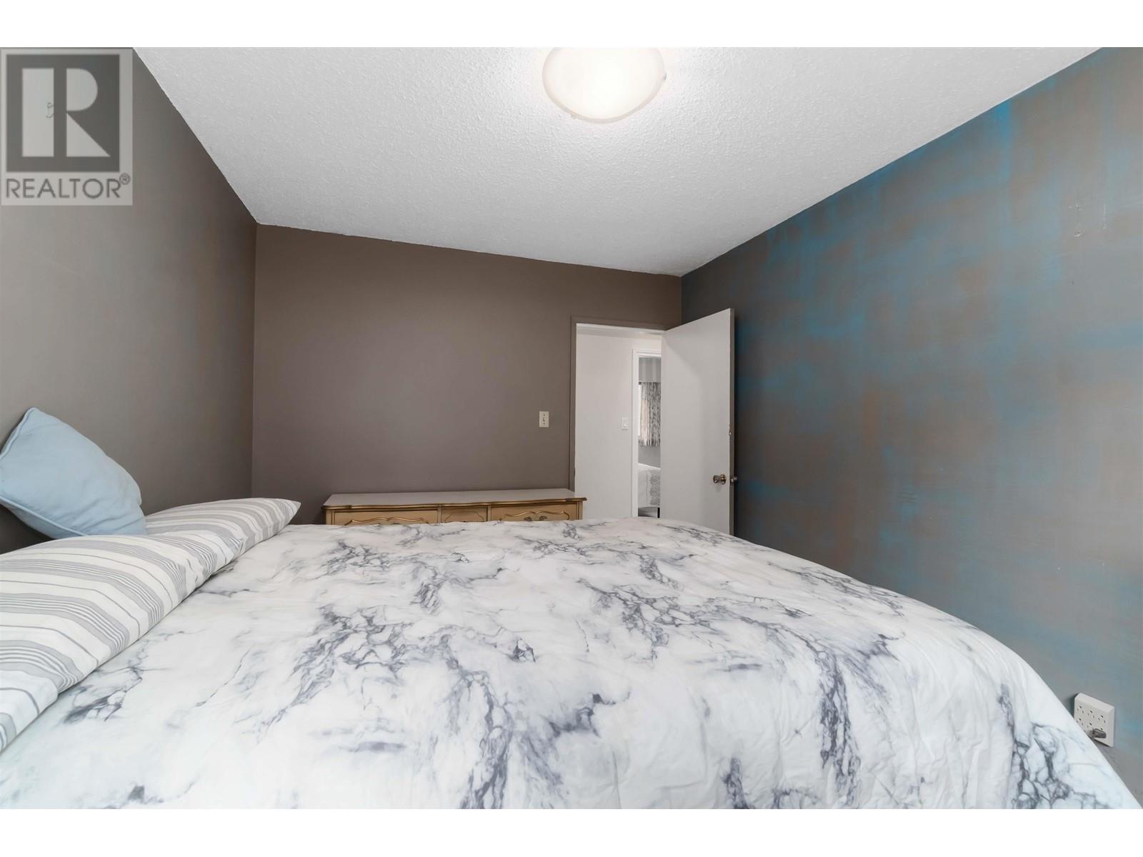 944 Stewart Avenue, Coquitlam, British Columbia  V3K 2N6 - Photo 14 - R3005026