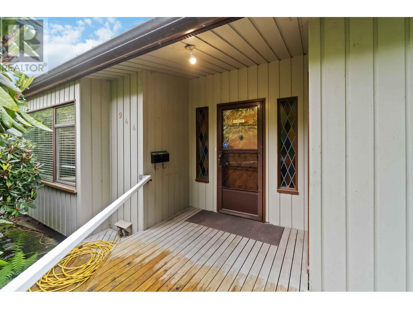 944 STEWART AVENUE, Coquitlam, British Columbia