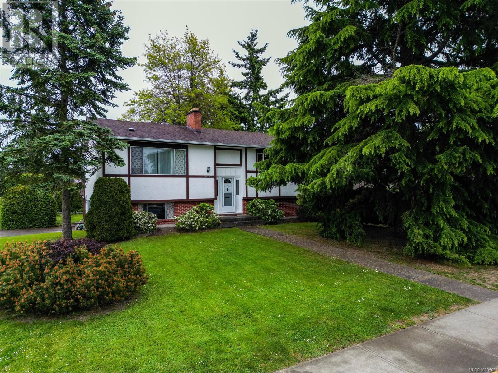10327 Bowerbank Rd, Sidney, British Columbia