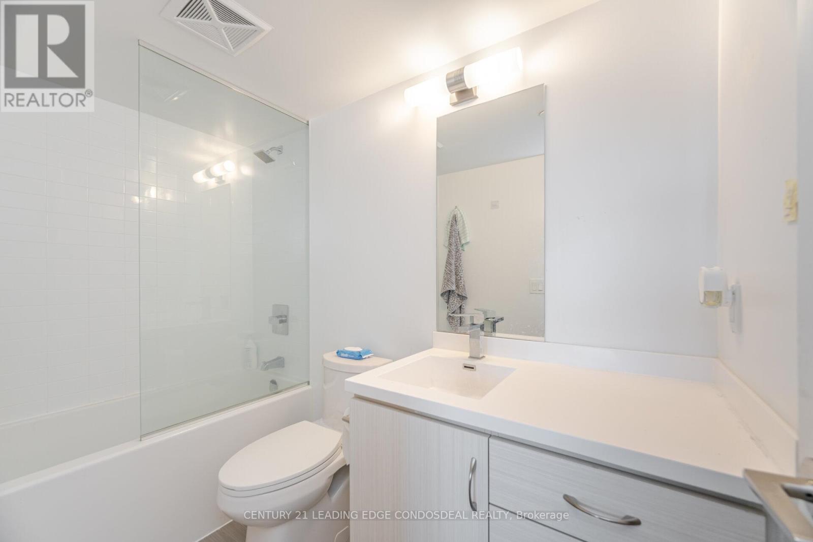 301 - 181 Huron Street, Toronto, Ontario  M5T 2B6 - Photo 17 - C12160998