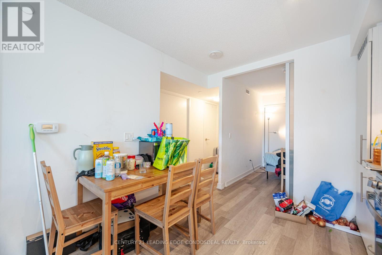 301 - 181 Huron Street, Toronto, Ontario  M5T 2B6 - Photo 8 - C12160998
