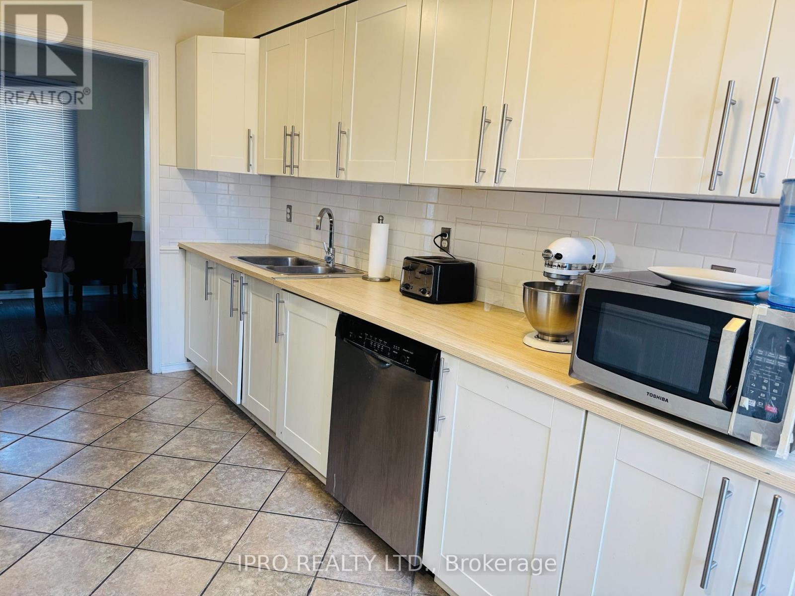 43 Delaney Crescent, Barrie, Ontario  L4N 7C4 - Photo 8 - S12144934