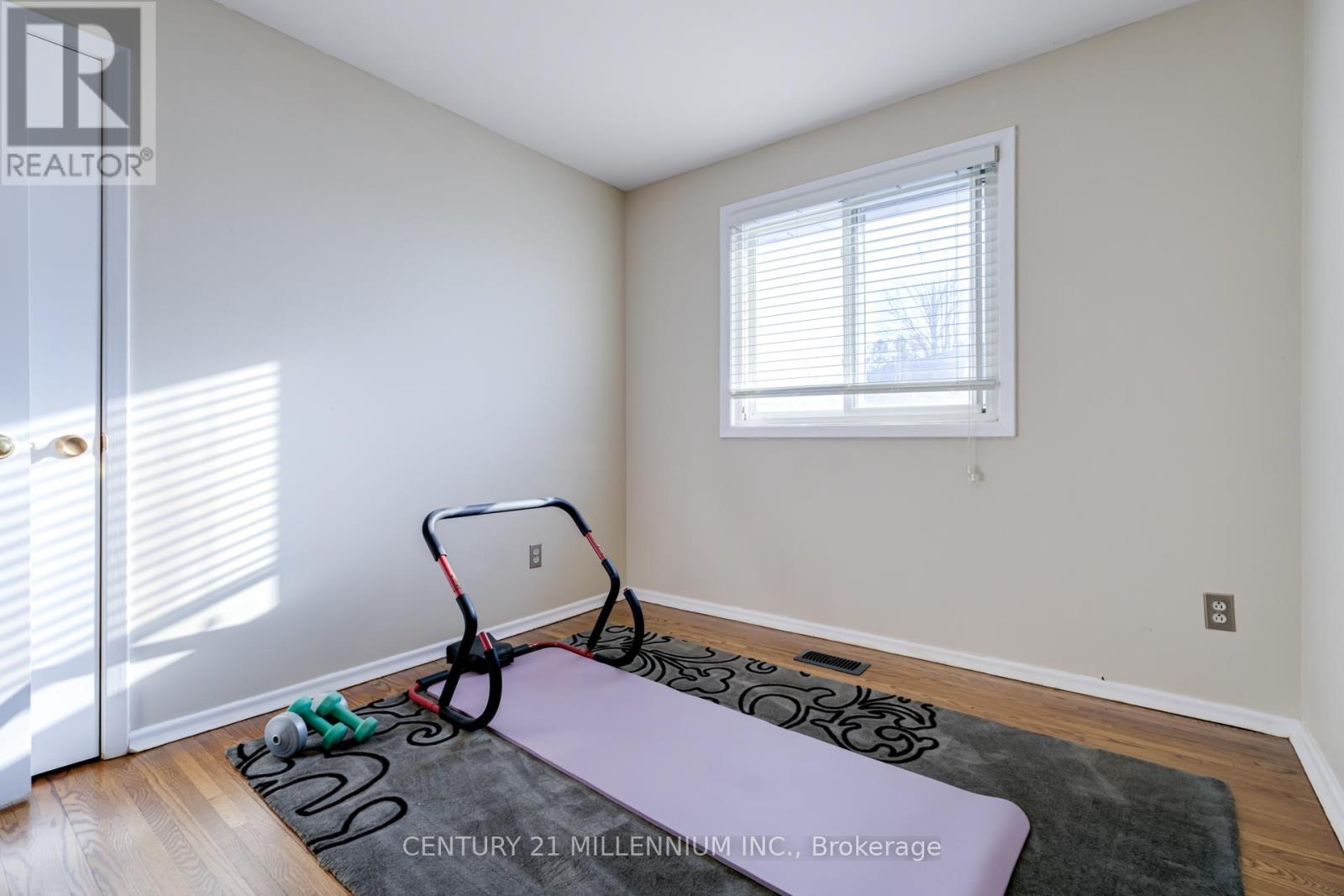 12 Parkend Avenue, Brampton, Ontario  L6Y 1B2 - Photo 17 - W12122265