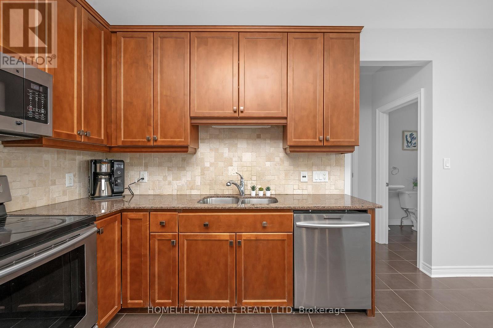 38 Sexton Crescent, Hamilton, Ontario  L9G 0E3 - Photo 16 - X12090933