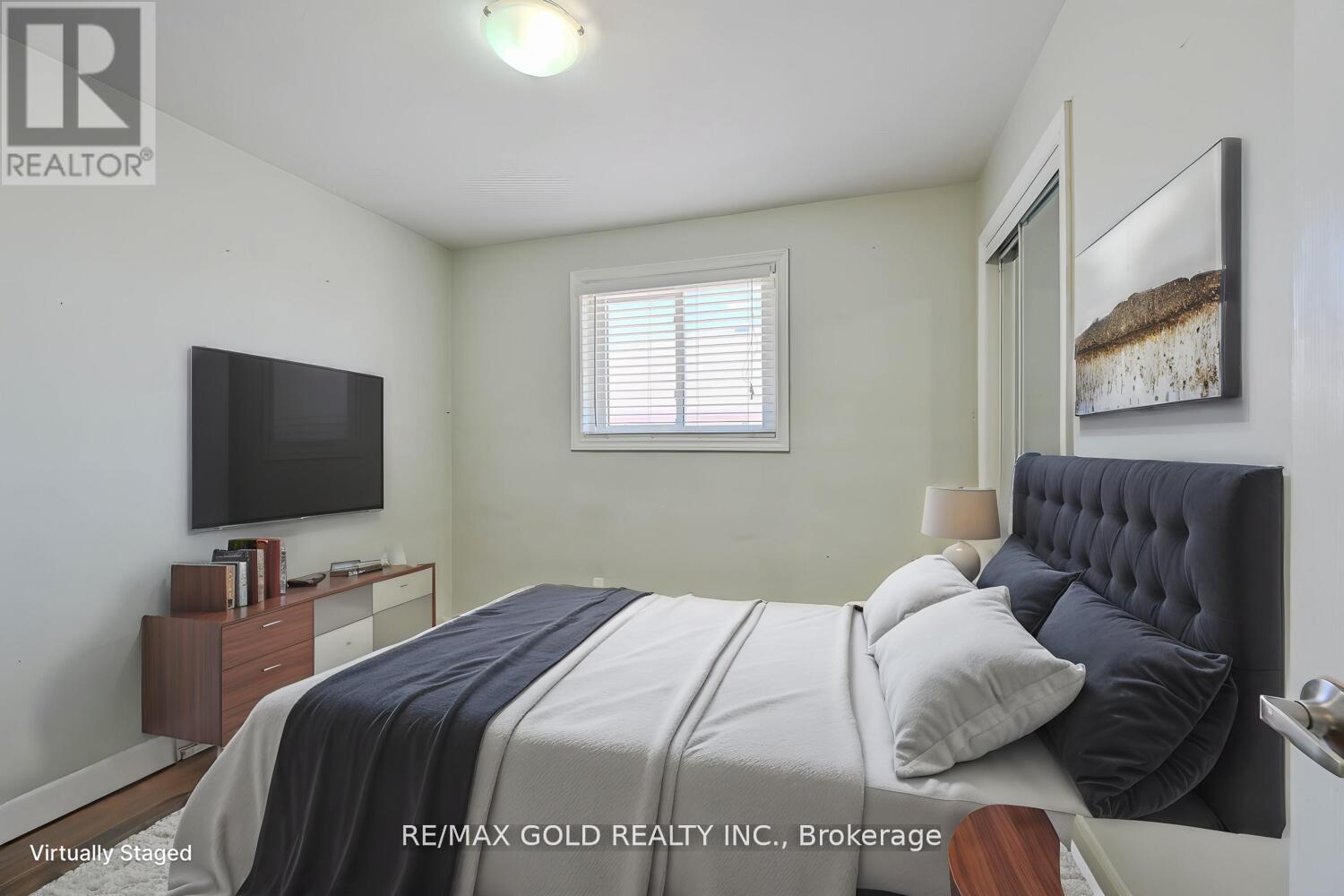 7362 Redstone Road, Mississauga (Malton), Ontario  L4T 2A9 - Photo 18 - W12160965