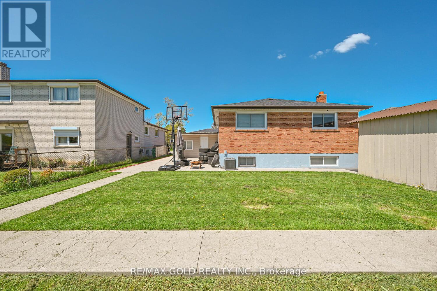 7362 Redstone Road, Mississauga (Malton), Ontario  L4T 2A9 - Photo 31 - W12160965