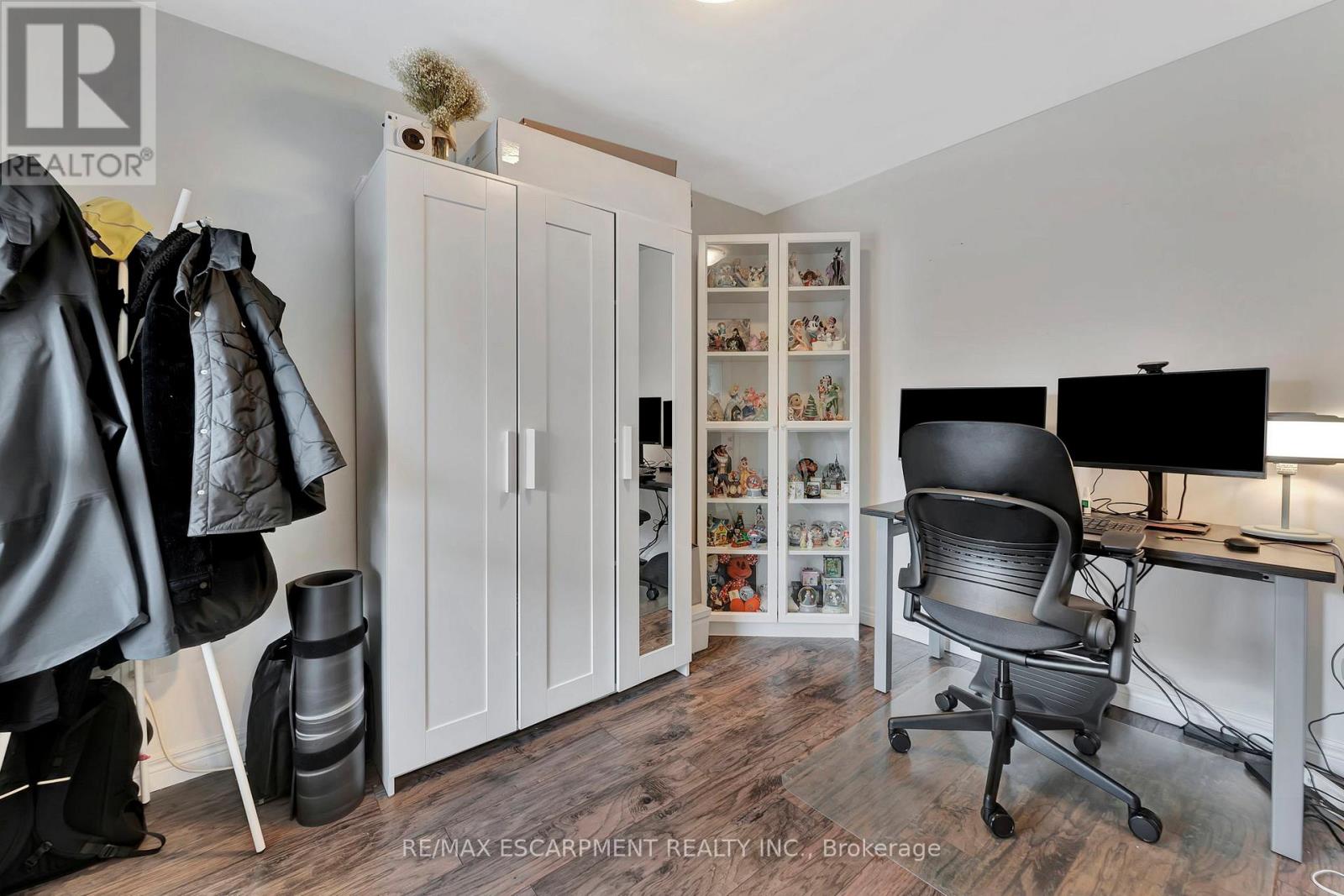 65 Connaught Avenue N, Hamilton, Ontario  L8L 6Y9 - Photo 10 - X12160980