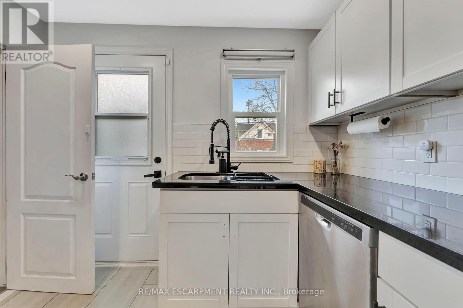 65 Connaught Avenue N, Hamilton, Ontario  L8L 6Y9 - Photo 17 - X12160980