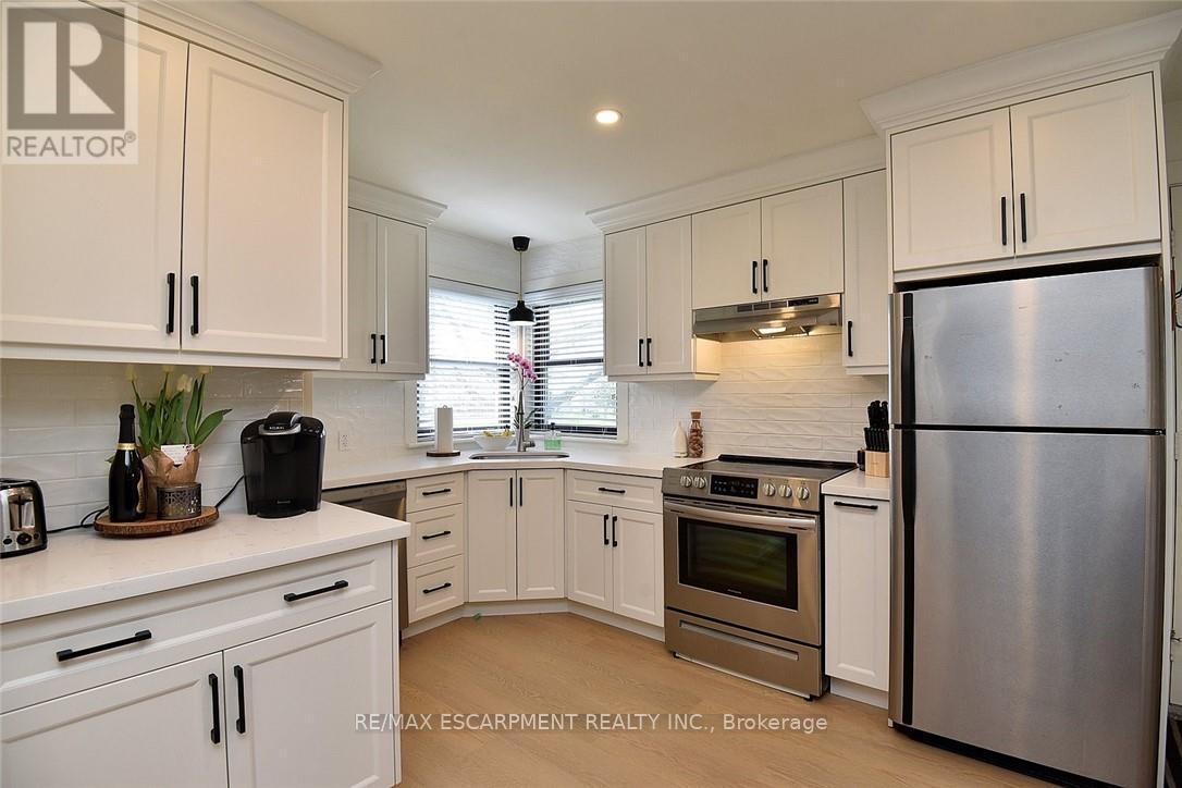 808 Tenth Avenue, Hamilton, Ontario  L8T 2G6 - Photo 17 - X12160987