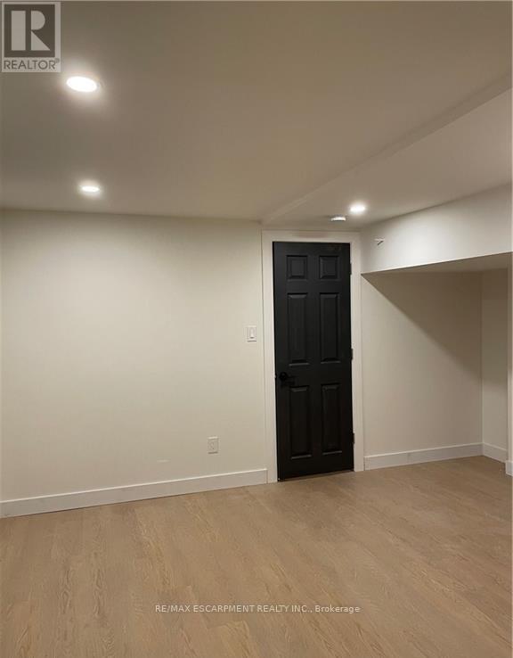 808 Tenth Avenue, Hamilton, Ontario  L8T 2G6 - Photo 30 - X12160987