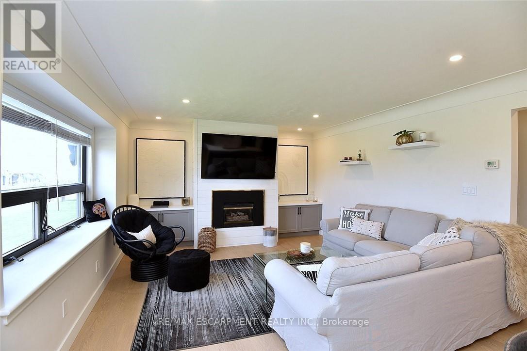 808 Tenth Avenue, Hamilton, Ontario  L8T 2G6 - Photo 8 - X12160987