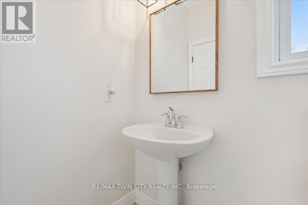 450 Applegate Court, Waterloo, Ontario  N2T 0A9 - Photo 20 - X12161000