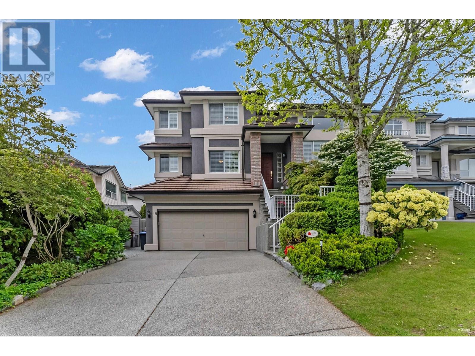 19 LINDEN COURT, port moody, British Columbia V3H5C1