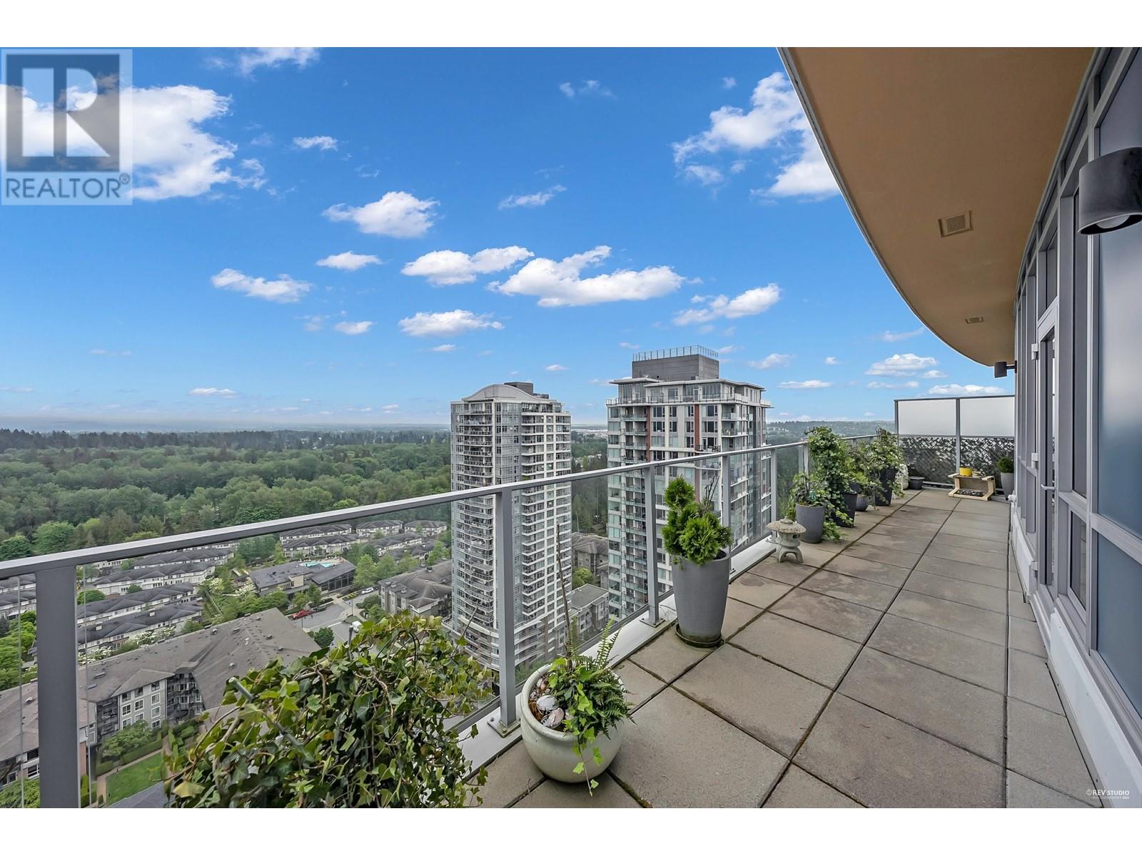 2902 3093 Windsor Gate, Coquitlam, British Columbia  V3B 0N2 - Photo 1 - R3004817